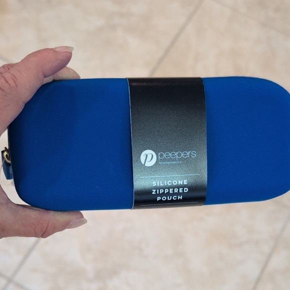 Peepers Blue Silicone Zippered Pouch - Picture 1 of 6